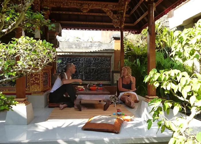 Indra Homestay By Luxury Degree