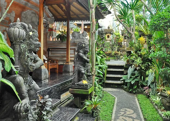 Indra Homestay By Luxury Degree